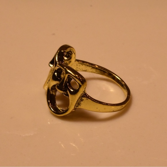 Artistic Gold Tone Ring - Picture 5 of 7